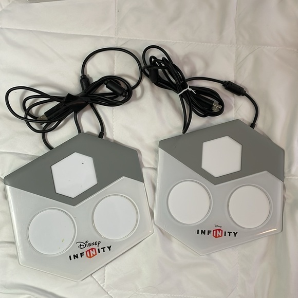 Disney Infinity 1.0 PS3 Game, 2 Platforms & Disney Cars Play Set Bundle - Picture 6 of 15